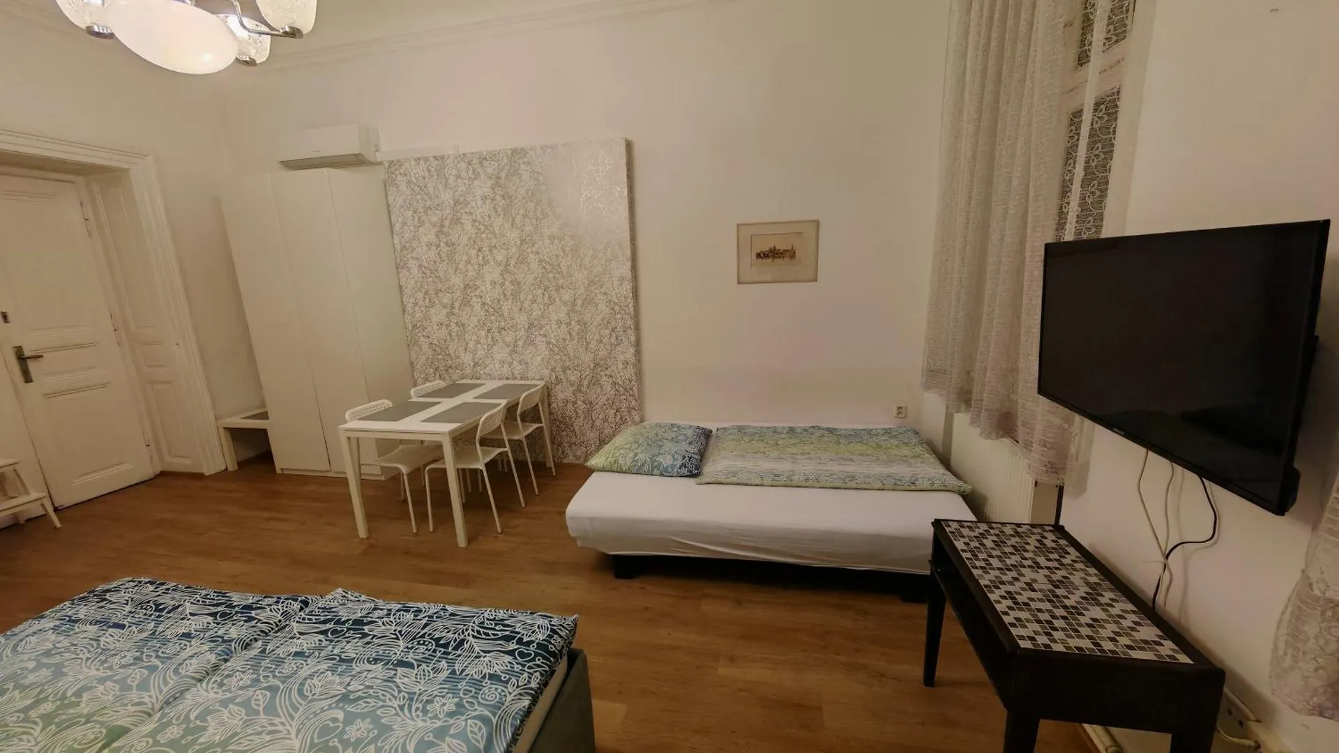 Apartments Katarina Prague 0*,
